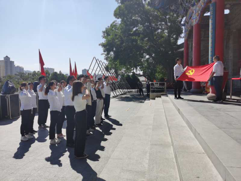 集團機關(guān)第二黨支部與土木院第一黨支部開展<br/>“重溫光輝歷程，傳承紅色基因”主題黨日暨結(jié)對共建活動